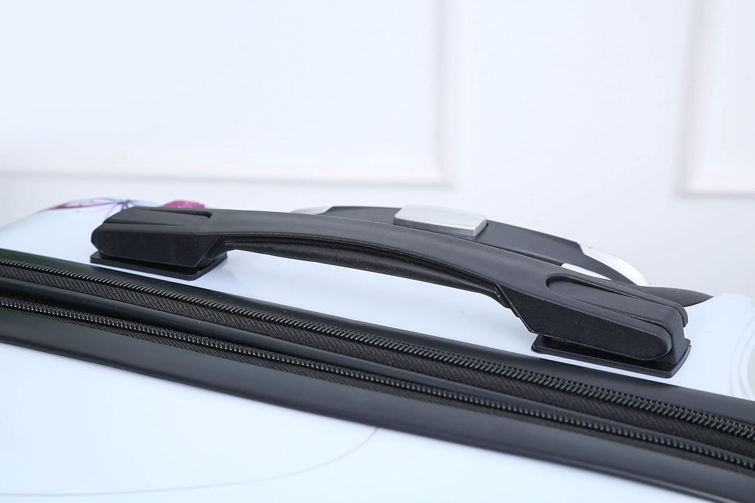 Valise_Moyenne_Polycarbonate_Valise_20_kg_65x40x25_Blanc_-_Celims_France